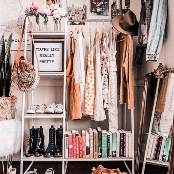 RESTOCKED! 4.9 ⭐️ 3 pc Dresses Mystery Box!! - Picture 10 of 14